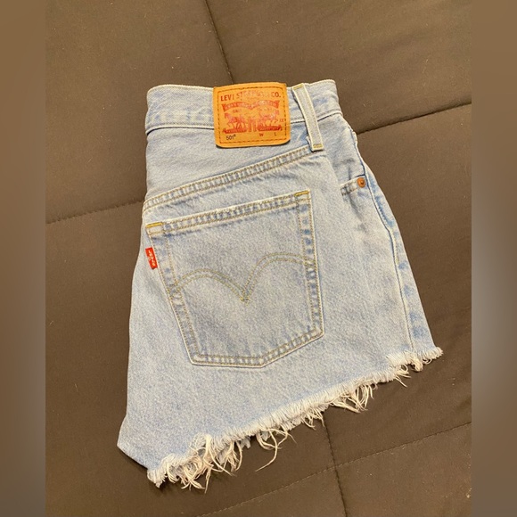 Levi’s 501 cut-offs. Size 27. Red tag. - Picture 3 of 6